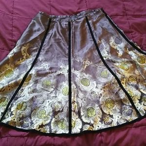 Print skirt with velvet trim